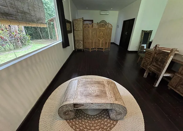 Проживание в семье Anima Retreat Bali